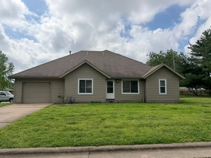 903 W Raynell & 3041 S Pinehurst, Springfield, MO 65807 - #3