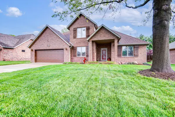 1811 W Village Lane, Springfield, MO 65807