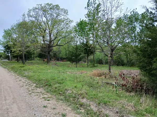 23774 Farm Road 2085, Aurora, MO 65605