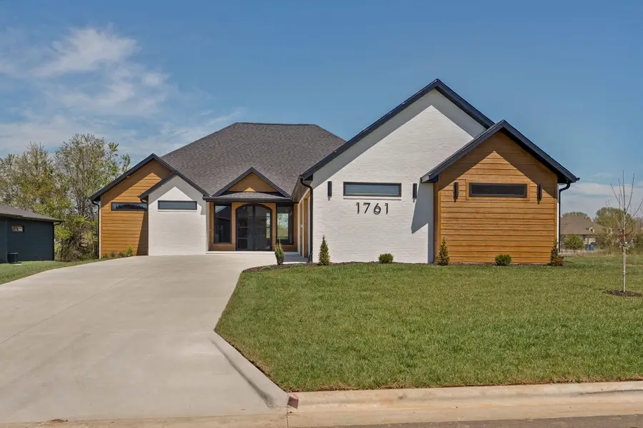 1761 E Peartree Drive, Ozark, MO 65721 - #2