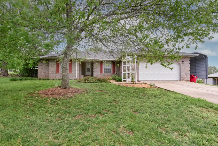 706 N 38 Street, Nixa, MO 65714 - #2