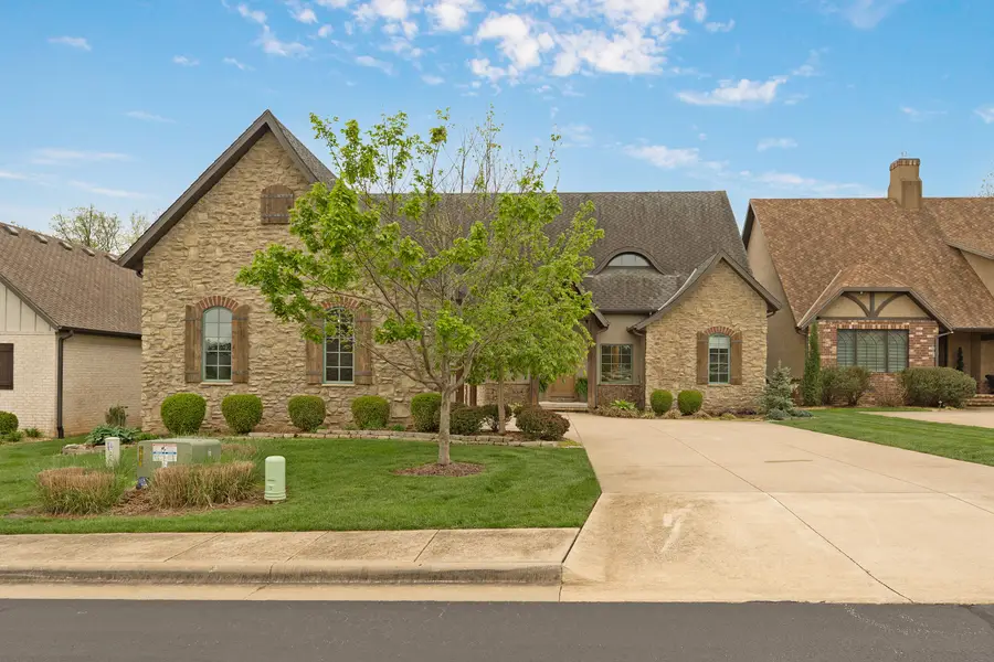 3810 E Cherry Street #Unit 18, Springfield, MO 65809 - #2