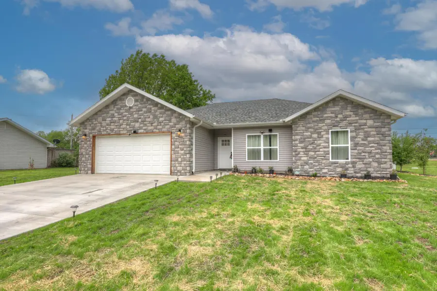 1925 Wynwood Drive, Carthage, MO 64836 - #2