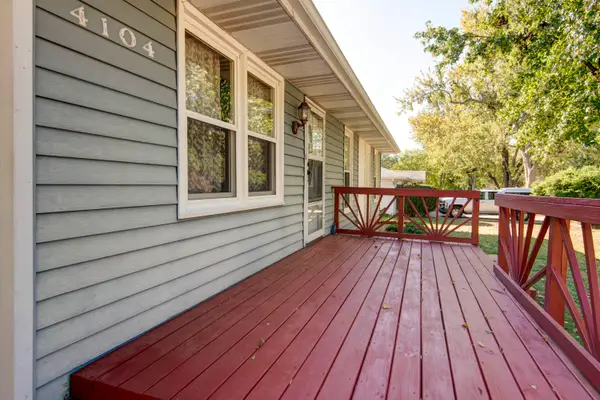 4104 S Meadowlark Drive, Springfield, MO 65807