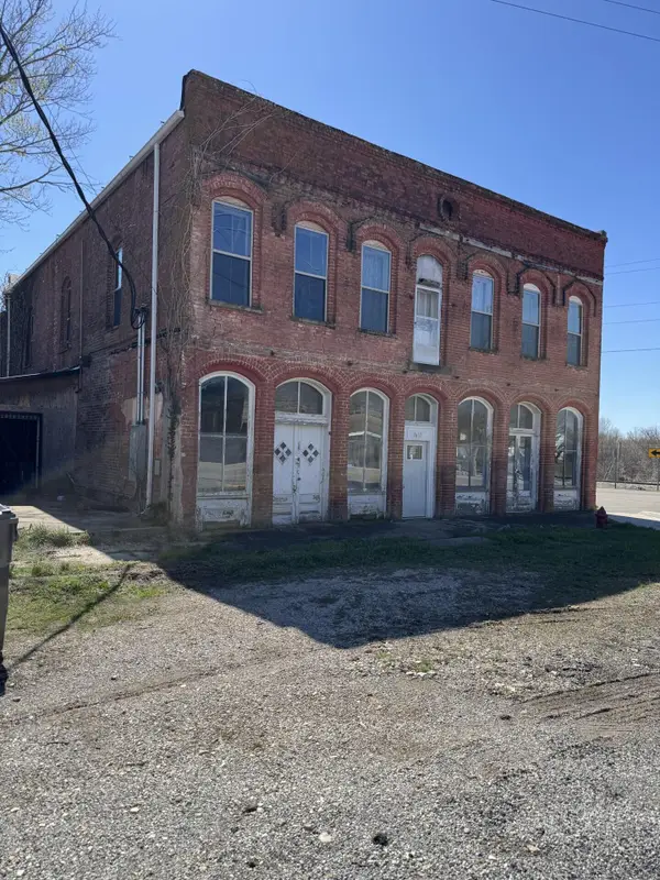 7637 North Street, Seligman, MO 65745