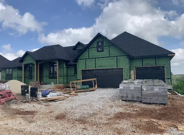 3256 W Bluffview Street, Springfield, MO 65810