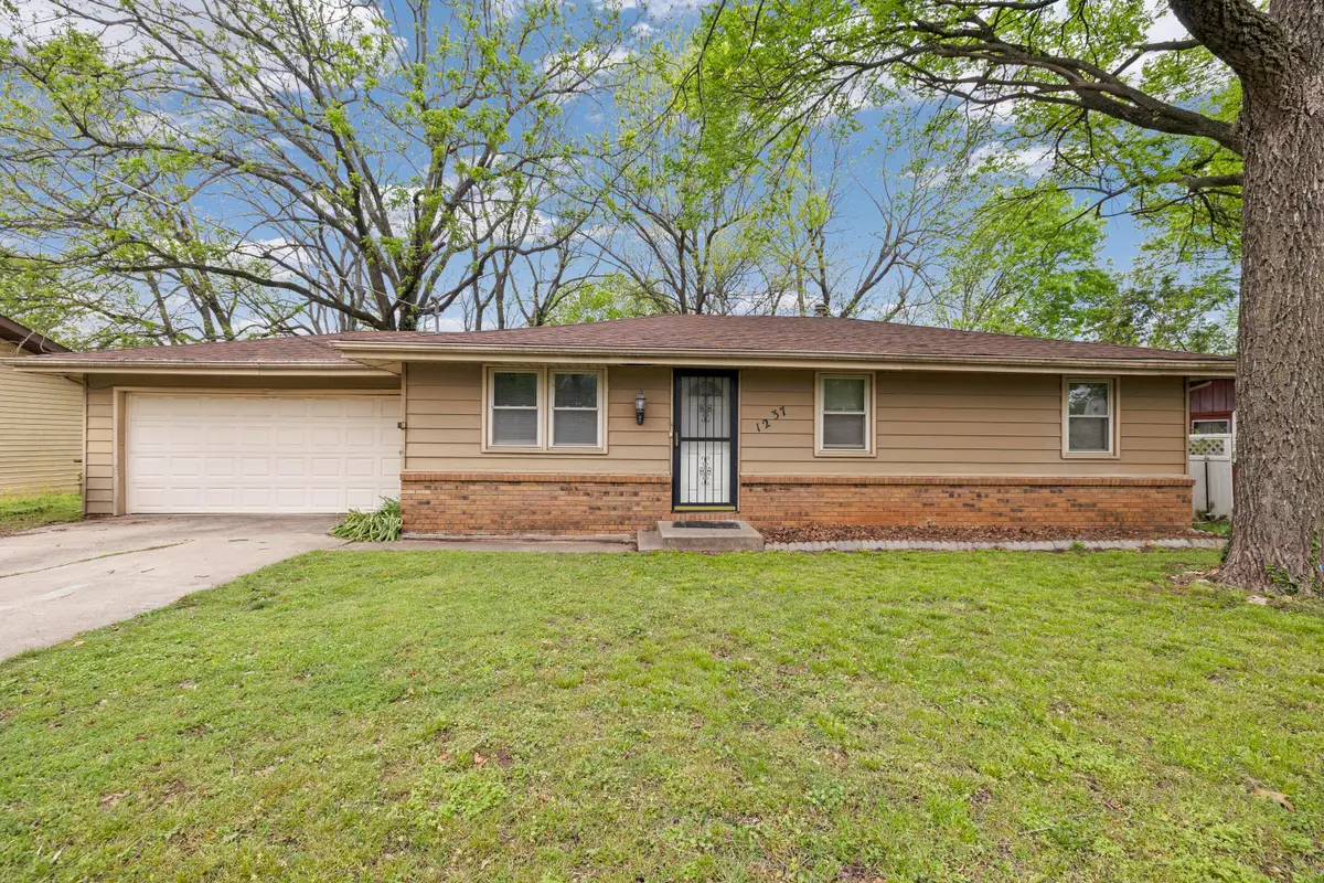 1237 S Brite Avenue, Springfield, MO 65807 - #1