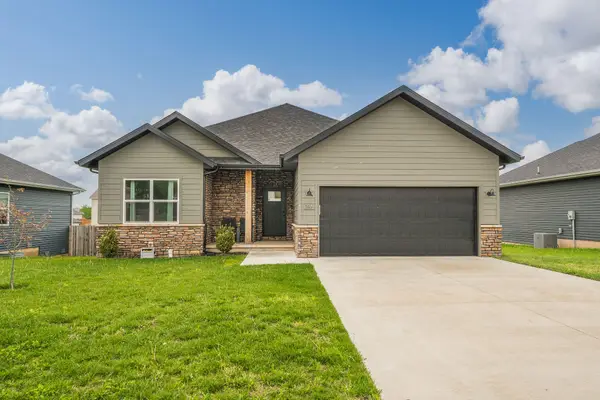 1286 S Birch Avenue, Springfield, MO 65802