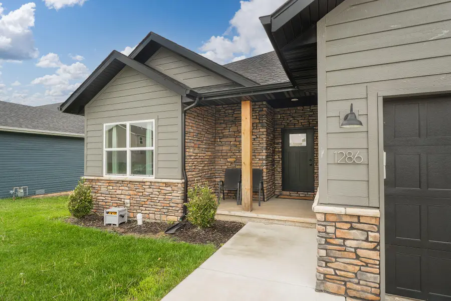 1286 S Birch Avenue, Springfield, MO 65802 - #3