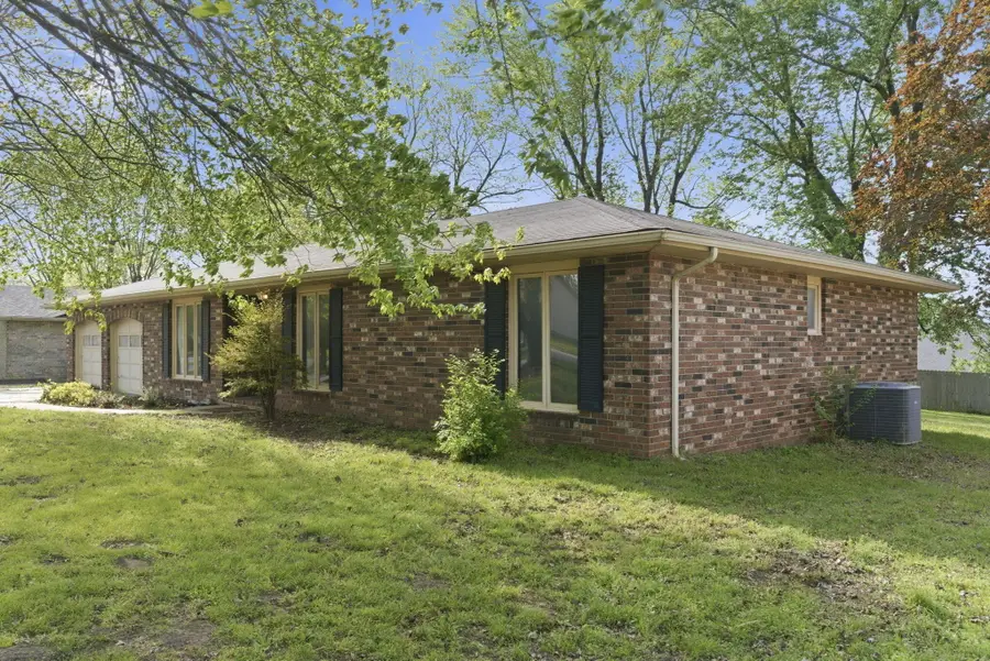 1424 E Laverne Street, Bolivar, MO 65613 - #2