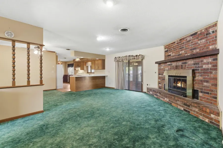 1424 E Laverne Street, Bolivar, MO 65613 - #3