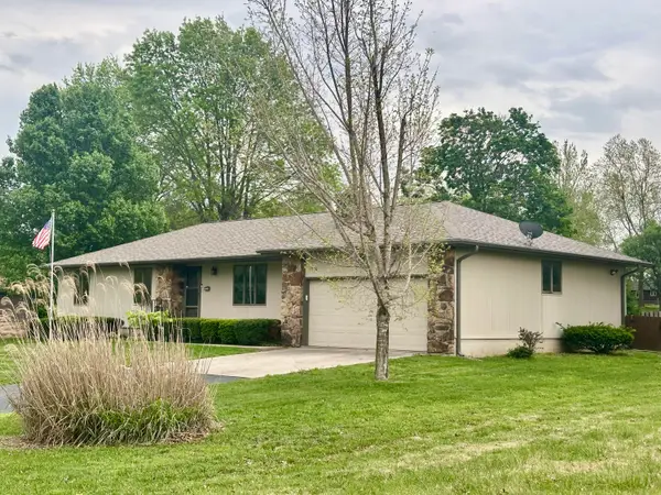 1206 Smith Avenue, Marshfield, MO 65706