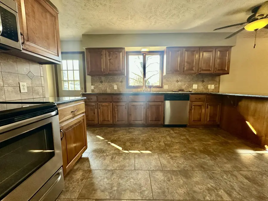 1206 Smith Avenue, Marshfield, MO 65706 - #3