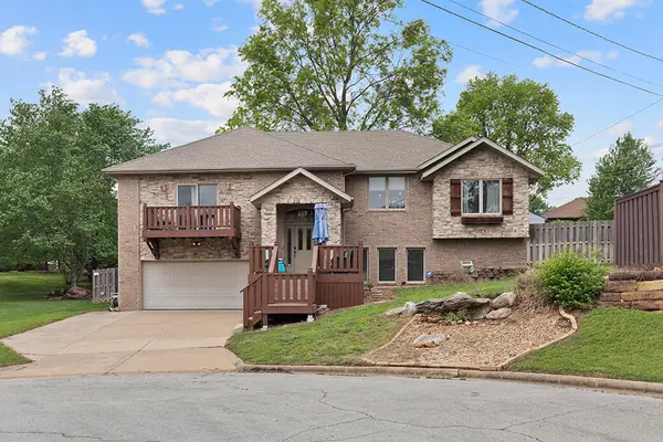931 E Wayside Place, Springfield, MO 65807