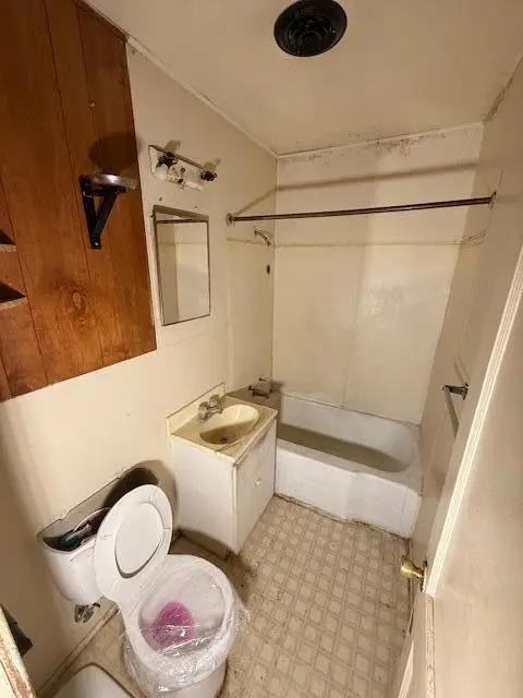 1521 E Livingston Street, Springfield, MO 65803 - #3