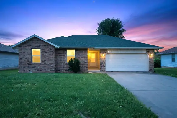 4432 W Huckleberry Street, Springfield, MO 65802