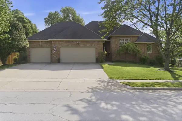 4840 S Prairie View Avenue, Battlefield, MO 65619