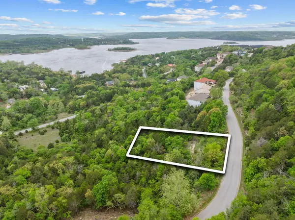 300 Samaras Way, Hollister, MO 65672