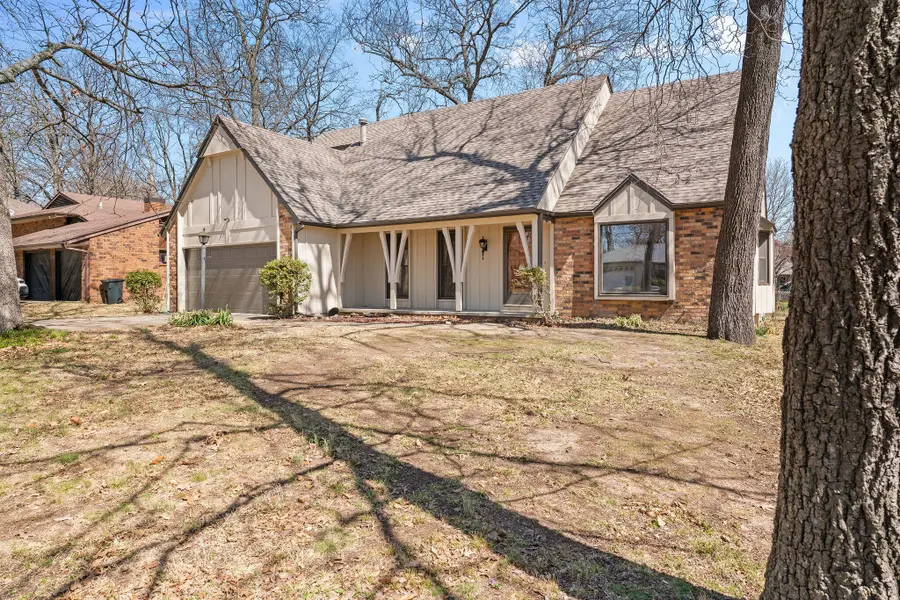 2104 S Hillcrest Avenue, Springfield, MO 65807 - #3