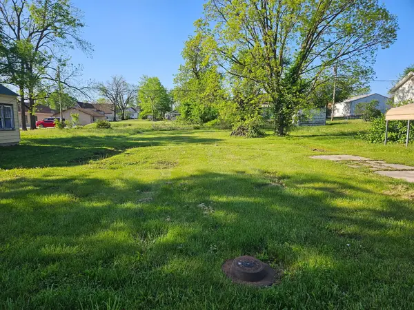 332 E 4th Street, Mountain Grove, MO 65711