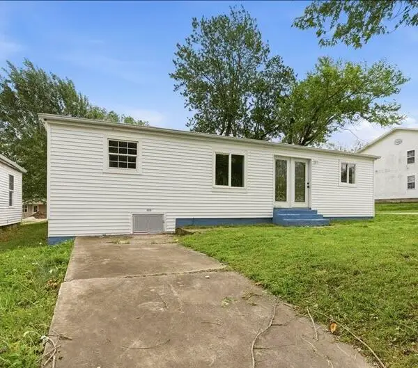 1209 N Central Avenue, Monett, MO 65708