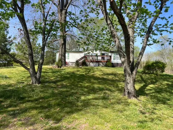 2218 County Road 422, Birch Tree, MO 65438