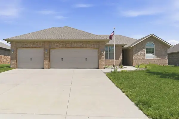 5730 S Cloverdale Lane, Battlefield, MO 65619