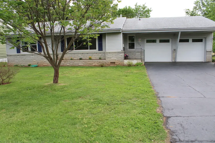606 W Broadmoor Street, Springfield, MO 65807 - #2