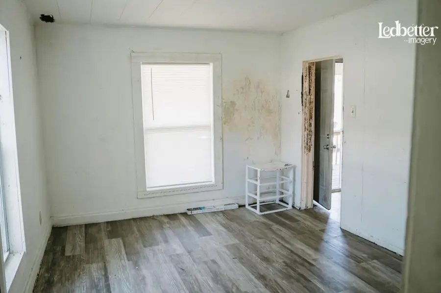 212 W Church Street, Aurora, MO 65605 - #3