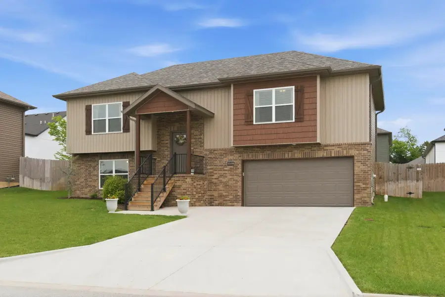 1108 S Swift Avenue, Ozark, MO 65721 - #3