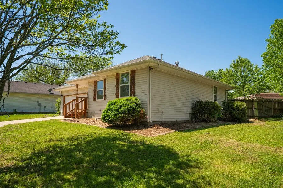 435 W Logan Street, Republic, MO 65738 - #3