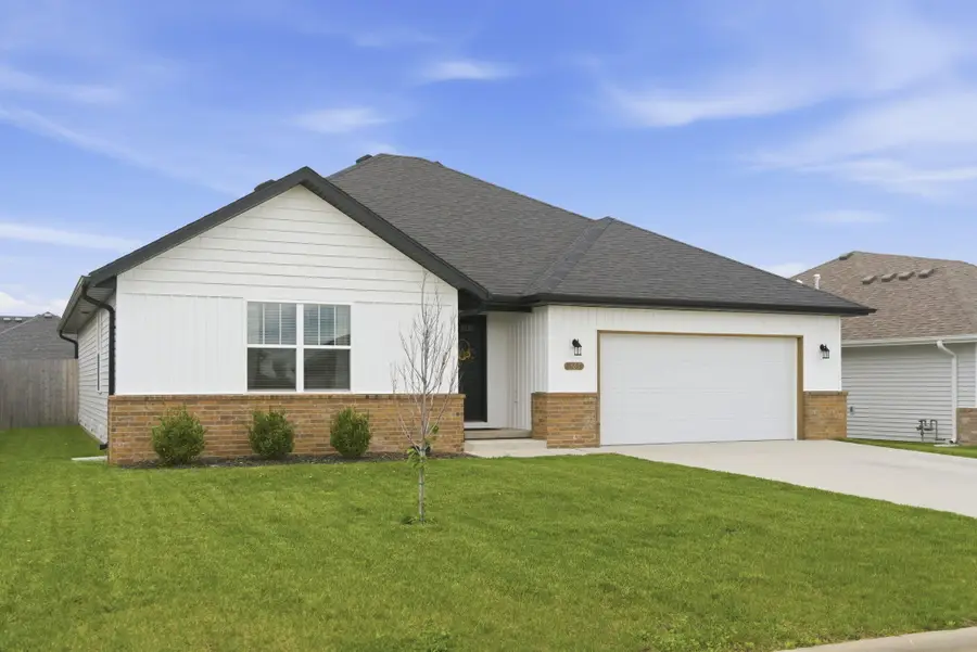 883 S Parkside Circle, Nixa, MO 65714 - #3
