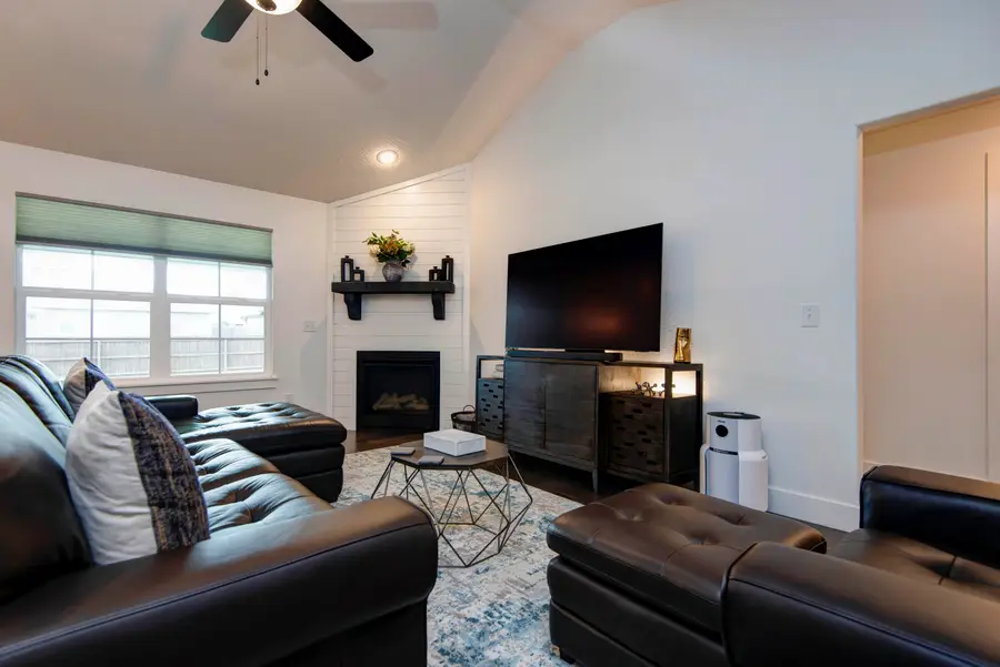 1853 S Lullwood Avenue, Springfield, MO 65802 - #3