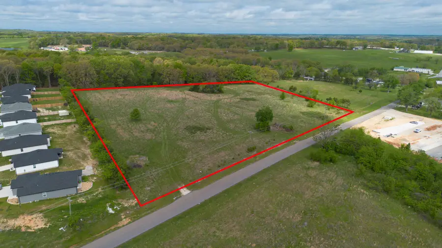 000 N Buffalo Street, Marshfield, MO 65706 - #2