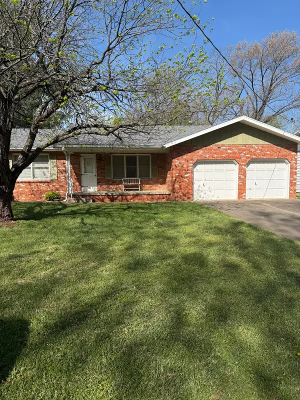 1033 S Paula Avenue, Springfield, MO 65804