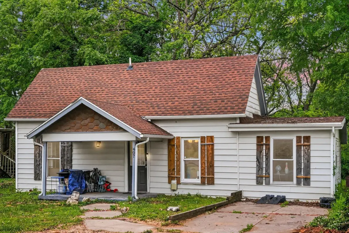 407 S Clarke Avenue, Clever, MO 65631 - #1