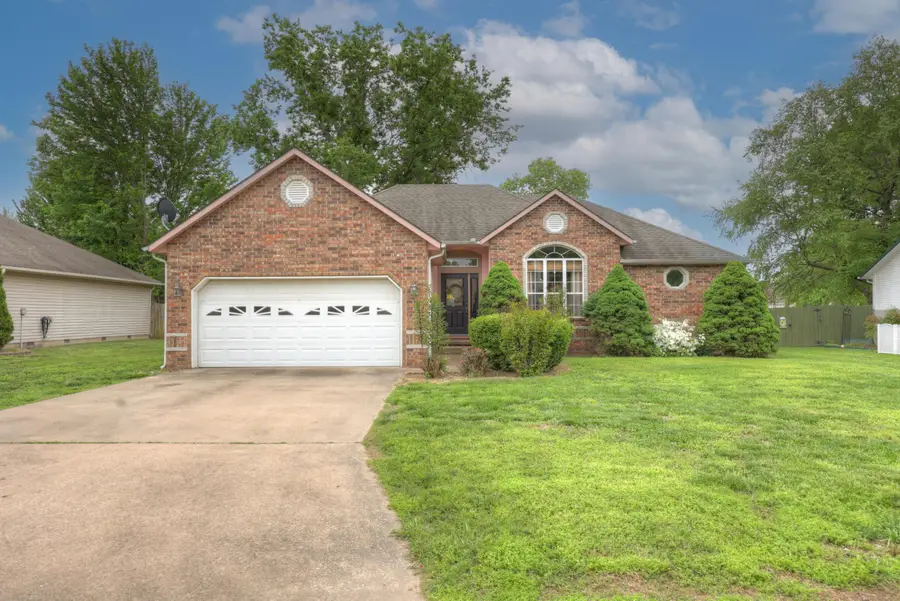 104 Briar Meadow Drive, Carl Junction, MO 64834 - #3