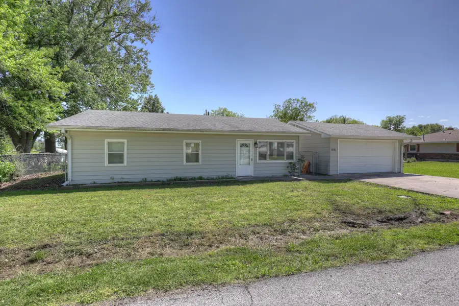 606 Maiden Lane, Jasper, MO 64755 - #3