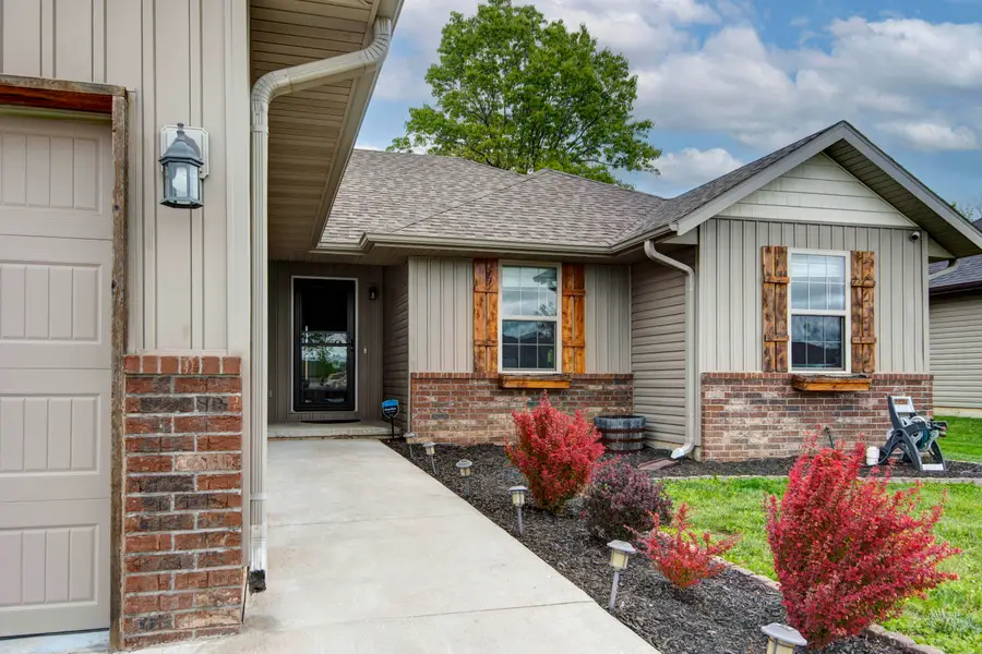 111 E Seminole Street, Strafford, MO 65757 - #2