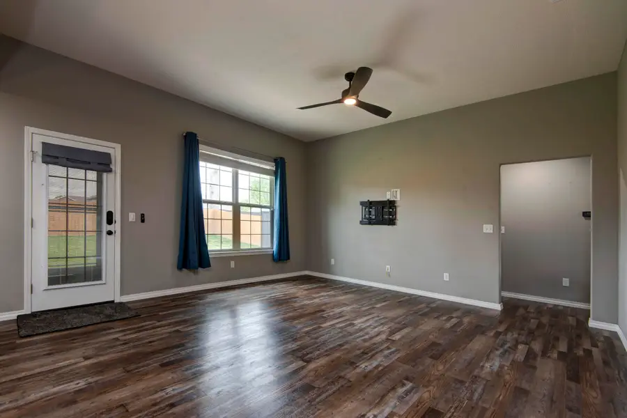 111 E Seminole Street, Strafford, MO 65757 - #3