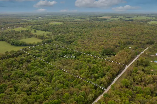 000 S 52nd Road, Dunnegan, MO 65640