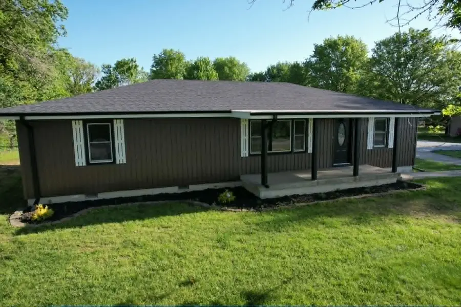 313 E Grant Street, Clever, MO 65631 - #2