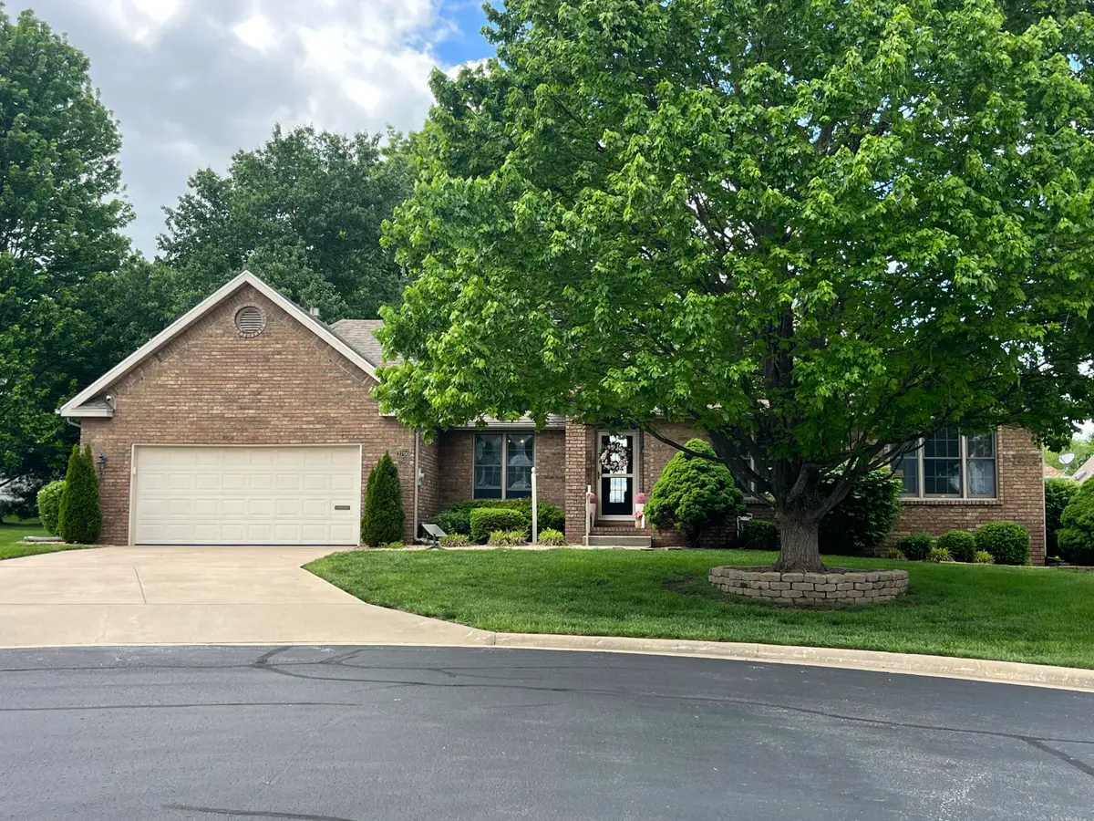 3700 E Dartmoor Court, Springfield, MO 65802 - #1