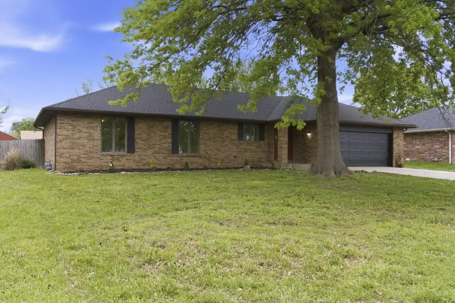 6849 W Dogwood Street, Springfield, MO 65802 - #3