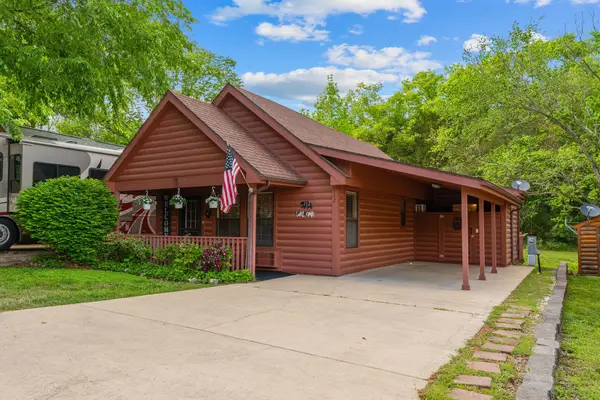 112 Fox Hole Lane, Hollister, MO 65672