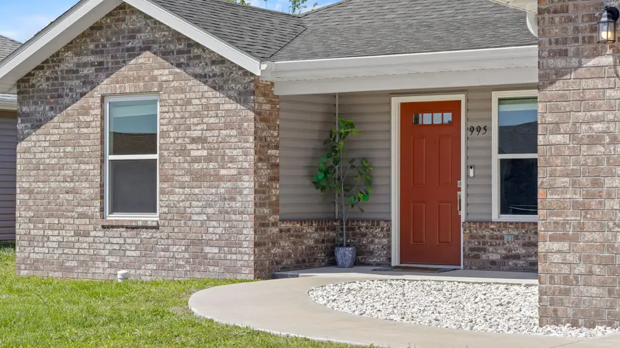 995 W Maurice Street, Bolivar, MO 65613 - #3