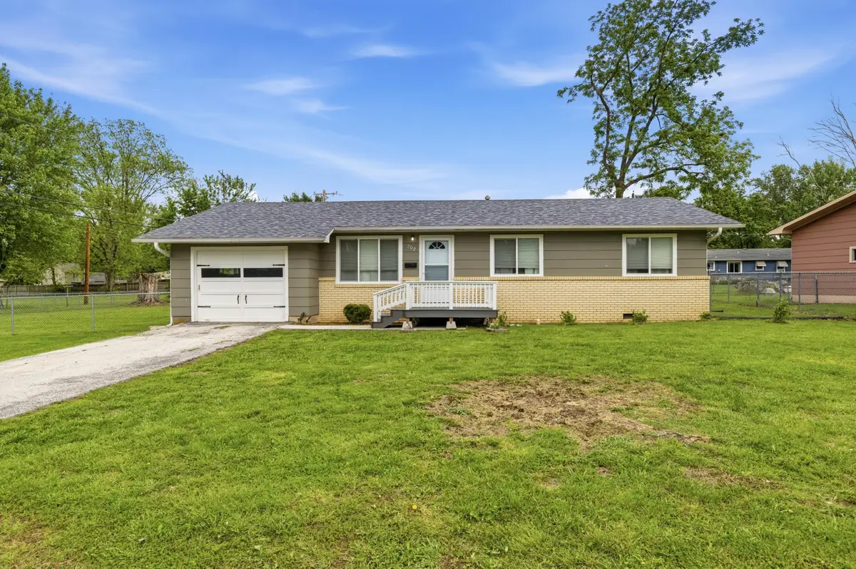 202 S Jackson Street, Republic, MO 65738 - #1