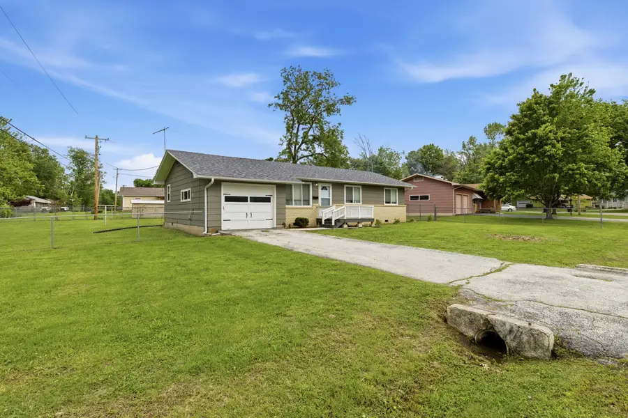 202 S Jackson Street, Republic, MO 65738 - #3