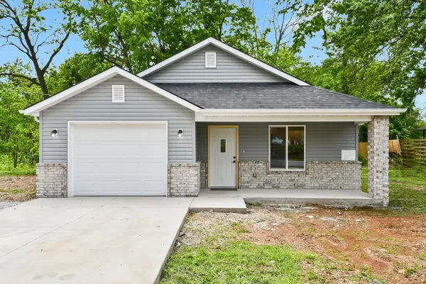 3016 W Chestnut Street, Springfield, MO 65803