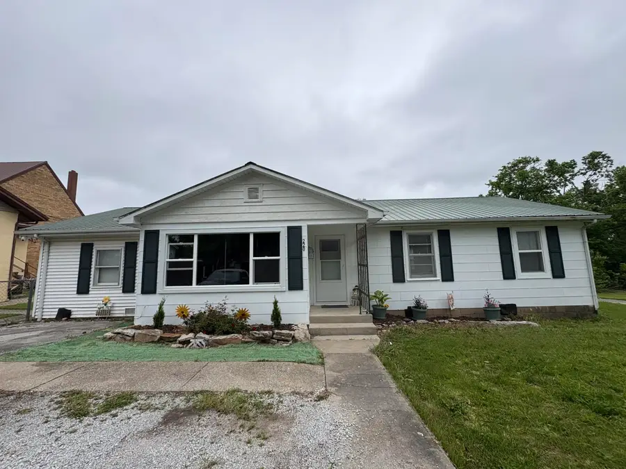 220 Wells Street, Greenfield, MO 65661 - #3